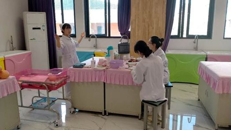 婴儿洗澡盆材质，安全与舒适的平衡之道**