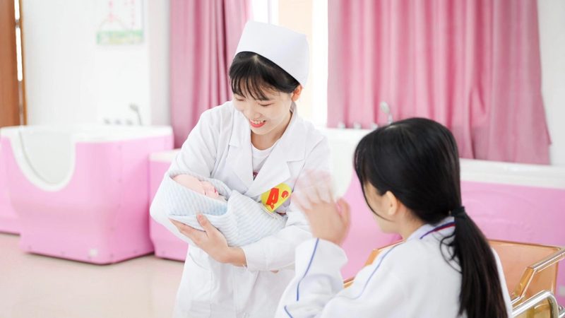 育儿嫂与保姆，工作内容有何不同？**